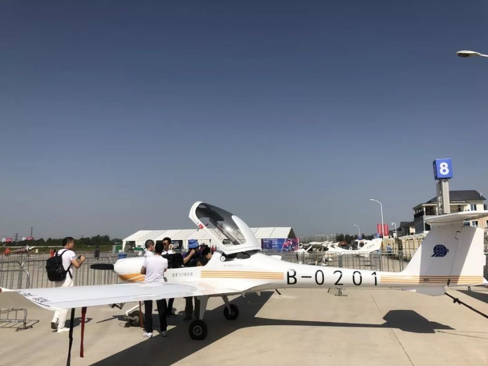 猎鹰飞行俱乐部10月13日栾城机场私人飞行狂欢party邀您共赴蓝天盛宴