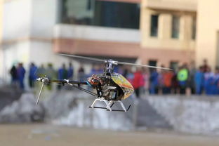 东胜区蒙古族学校携手翔鹰飞行俱乐部 航模科技燃动校园梦想