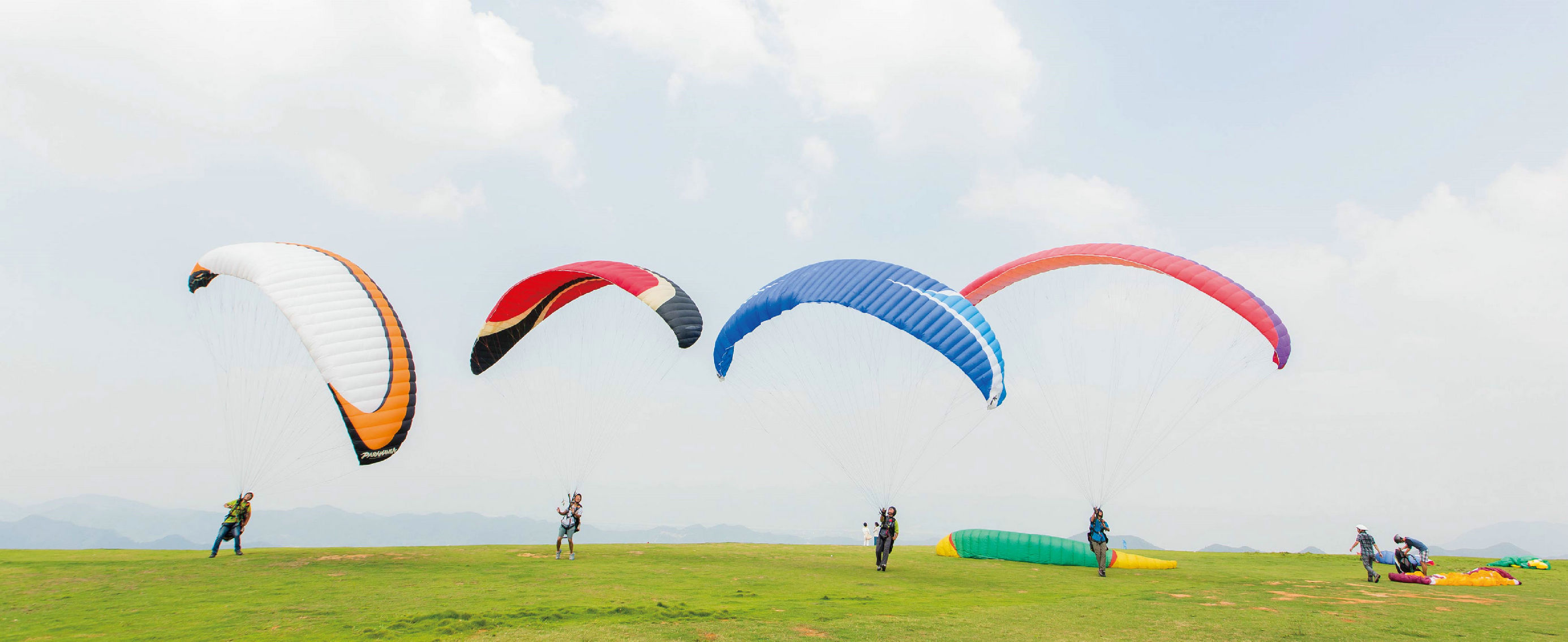 滑翔天际，驭风而行 从体验到精通的飞行之旅